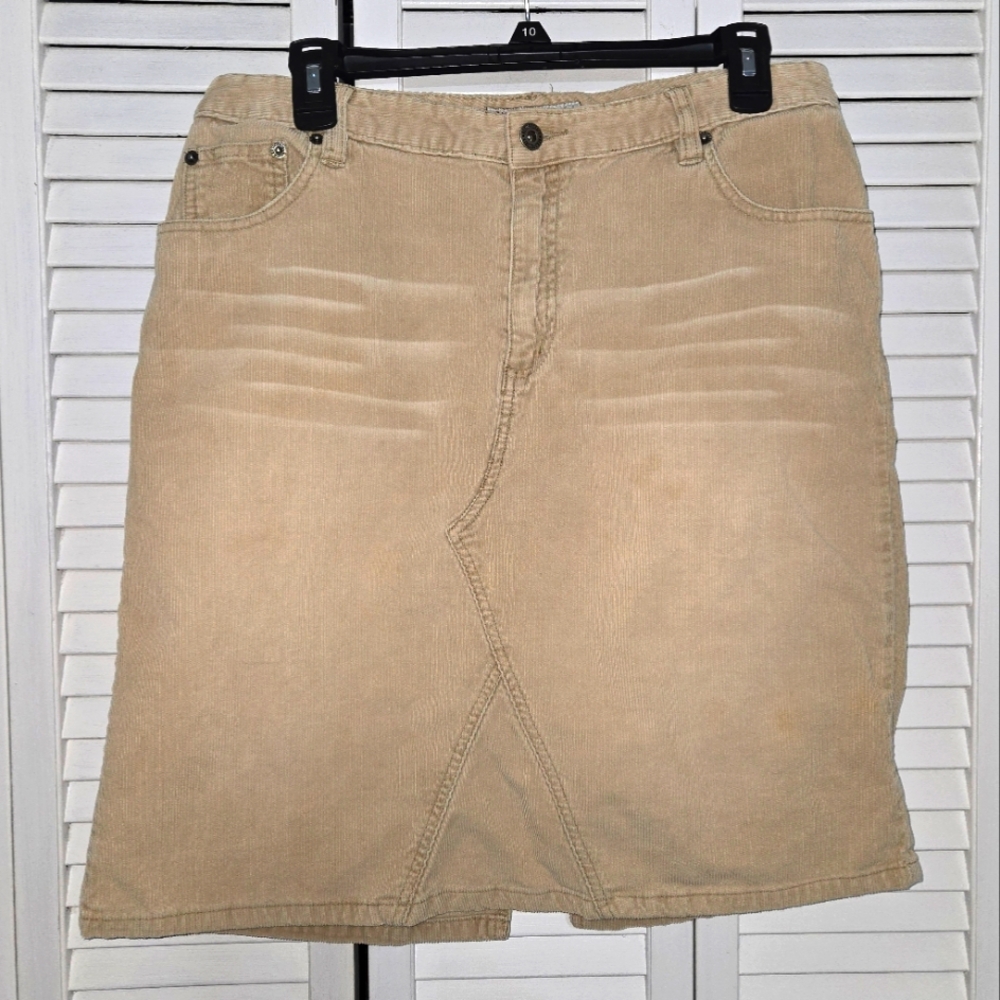 Aeropostale Women's 9-10 Corduroy Skirt- Tan